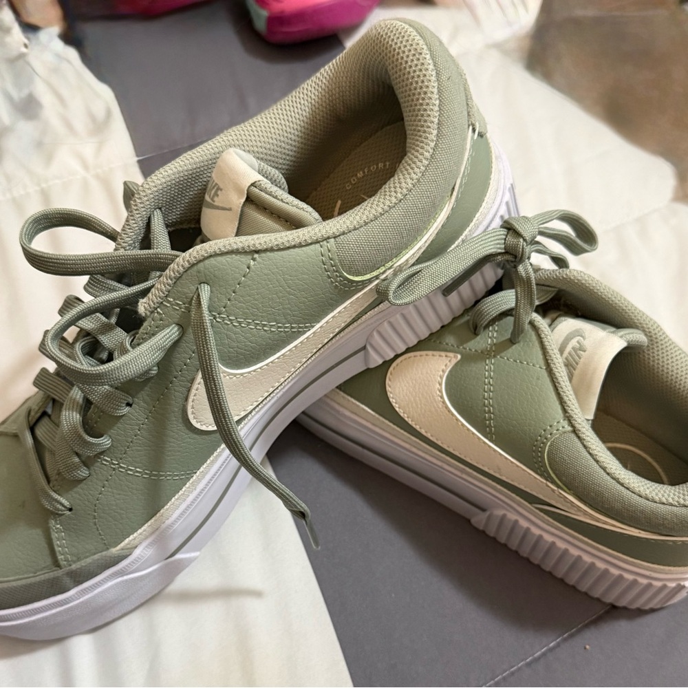 Nike Light Green Mesh Sneakers
